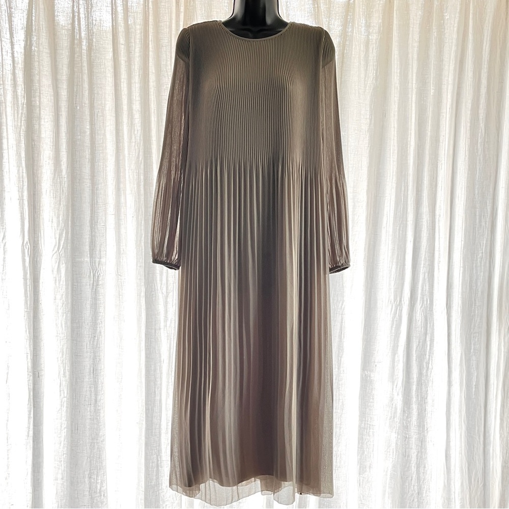 Aritzia Wilfred Elegant Pleated Dress in Sage Green